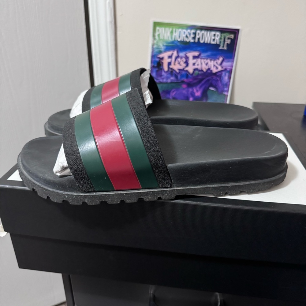 GUCCI Slides
